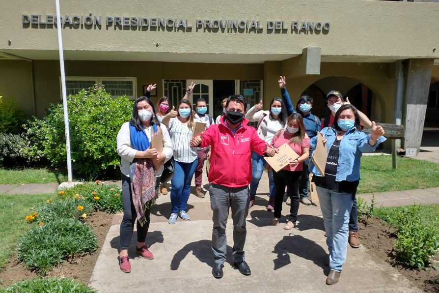 Estudiantes de CFT Los Ríos aprenden sobre institucionalidad pública en gira cívica realizada en la Delegación del Ranco