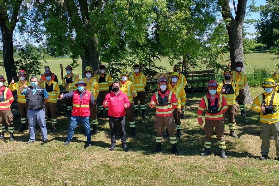 Delegado provincial Helmuth Palma visita modernas instalaciones de brigadas forestales de CONAF en La Unión