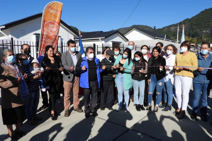 Gobierno hace entrega de viviendas de integración social en Lago Ranco