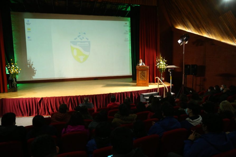 Delegado Alejandro Reyes en seminario de Cambio Climático: “debemos reforzar en nuestros jóvenes su rol como agentes de cambio en el cuidado del medioambiente”