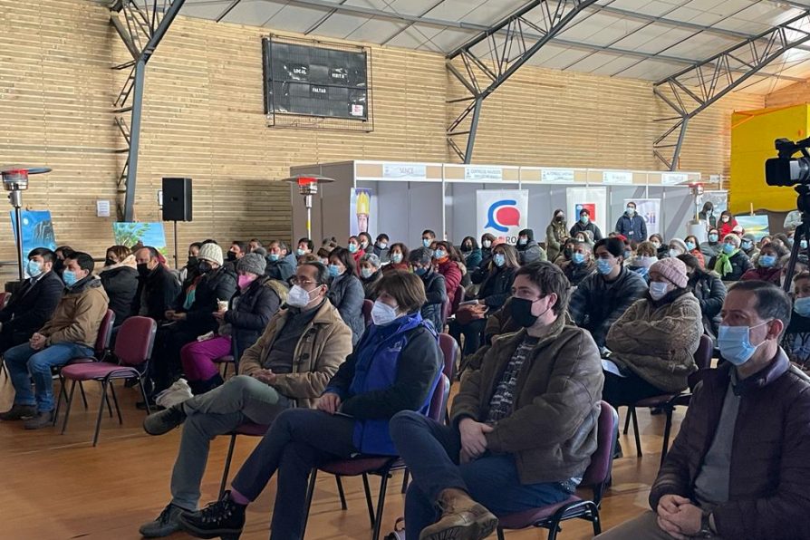 Delegación Presidencial del Ranco asiste a 1° encuentro de emprendedores y emprendedoras de Lago Ranco