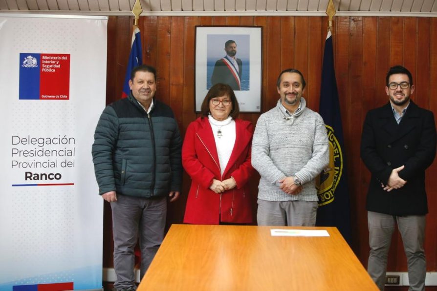 Delegado presidencial Alejandro Reyes recibió la visita de la subsecretaría de bienes nacionales Marilen Cabrera y el seremi Jorge Pacheco, junto al alcalde de La Unión Andres Reinoso.