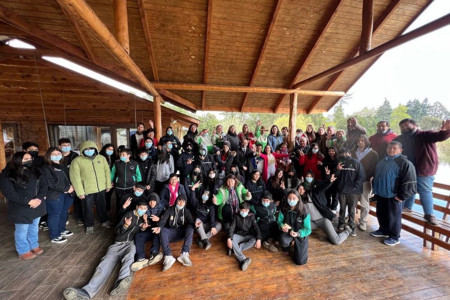 Conmemoración del día internacional del turismo en Centro de eventos Pilmaiquen, junto a estudiantes y programa de Senda Previene