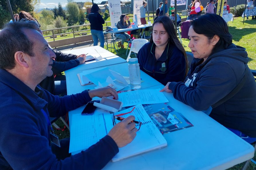 Provechosa jornada de Gobierno en Terreno vivieron vecinos de Barrio Alberto Daiber en La Unión