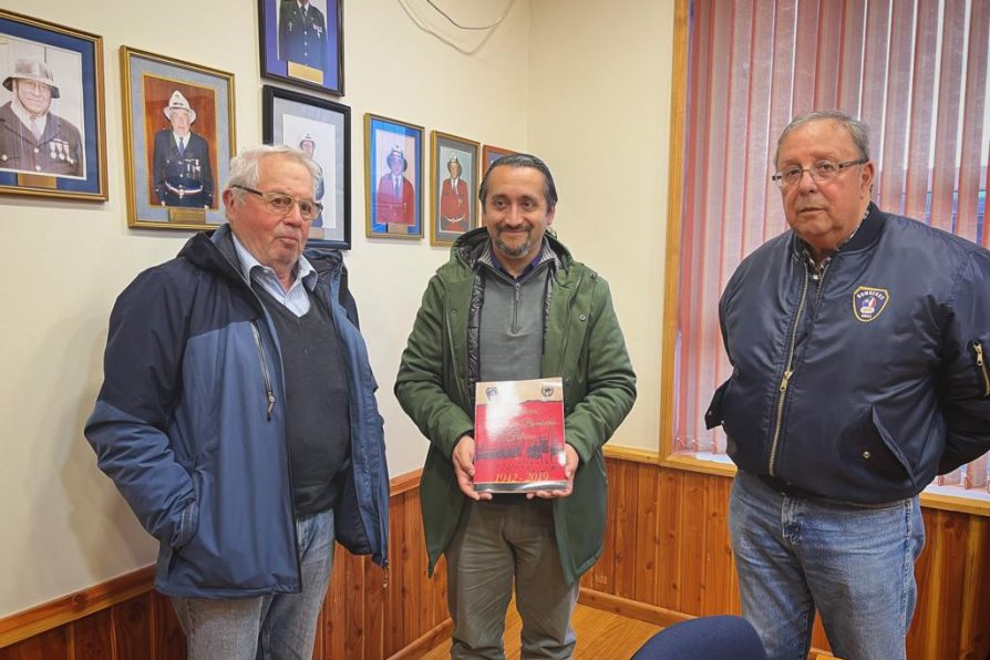 Delegado Alejandro Reyes mantuvo reunión con cuerpo de bomberos de Futrono