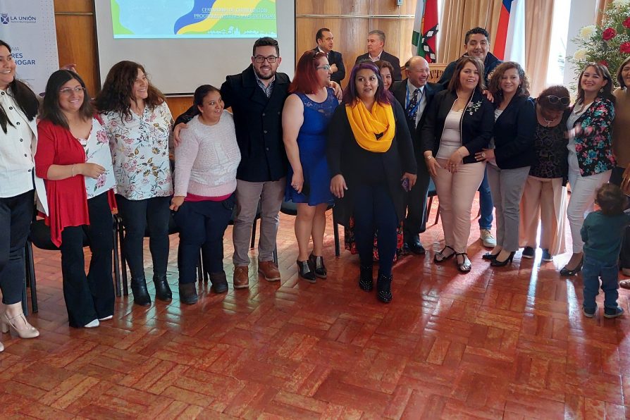 <strong>Certifican a mujeres de La Unión en diversos cursos de emprendimiento gracias a programa Jefas de Hogar</strong>