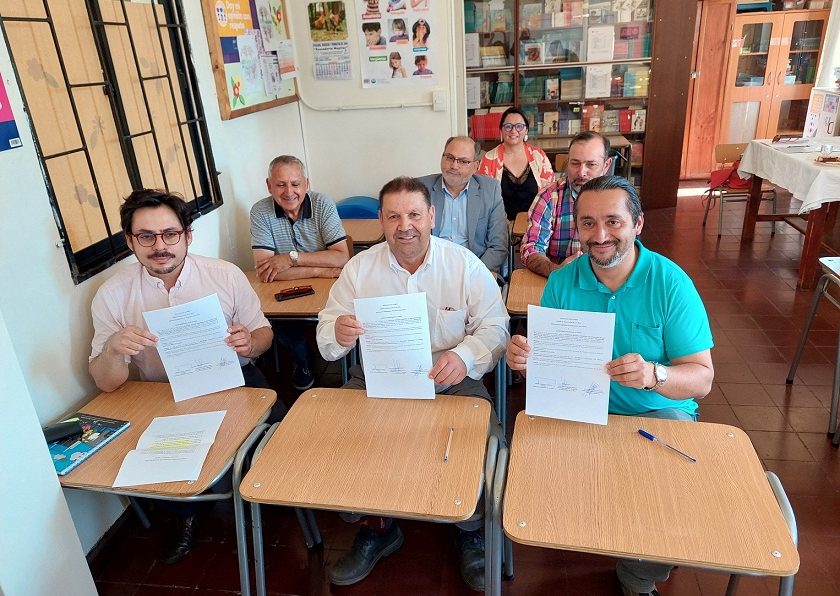 <strong>Delegado del Ranco Alejandro Reyes participa en firma de protocolo de acuerdo para concretar mejoras de Escuela Radimadi de La Unión</strong>