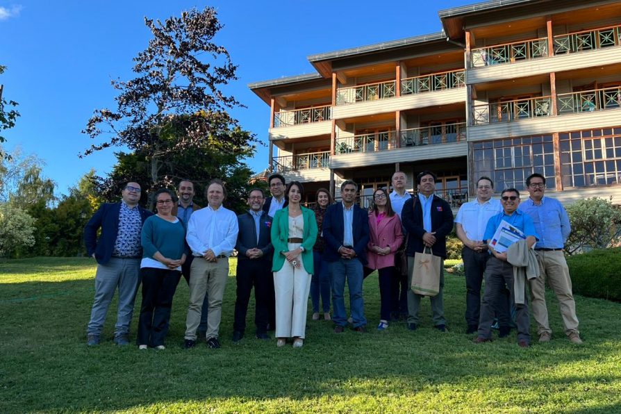 <strong>Delegado del Ranco Alejandro Reyes participó en Sesión de Comisión de Obras Públicas del Senado, realizada en Futrono</strong>