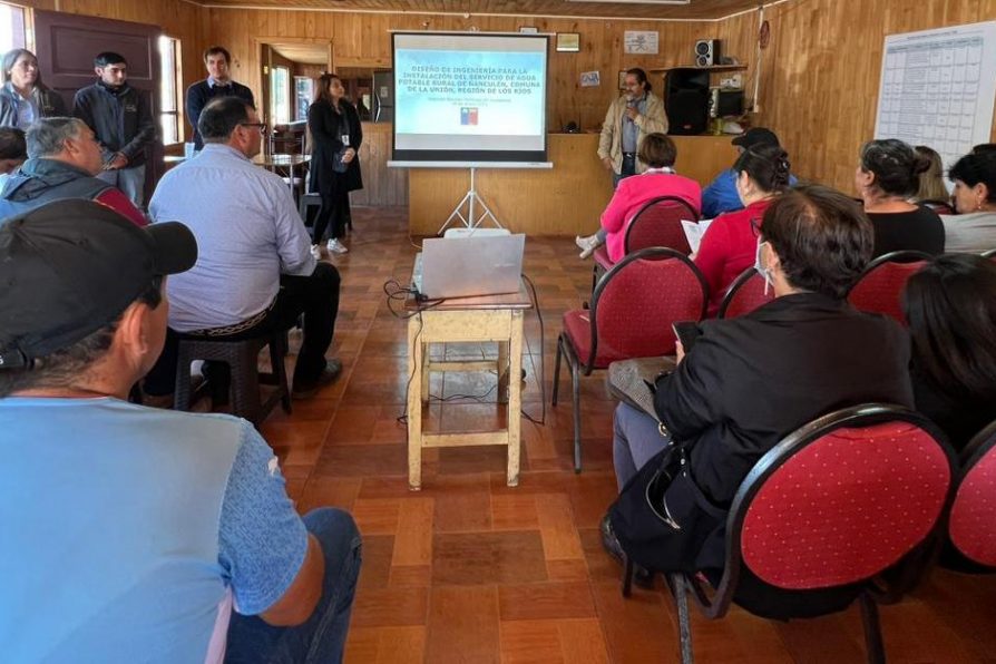 <strong>Delegado provincial Alejandro Reyes dialoga con dirigentes y vecinos de sector Ñanculen</strong>