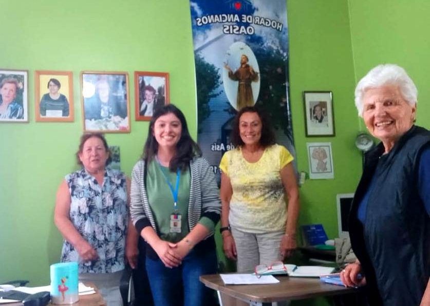 <strong>Equipo territorial de la Delegación en Río Bueno se despliega junto a mujeres emprendedoras y personas mayores</strong>