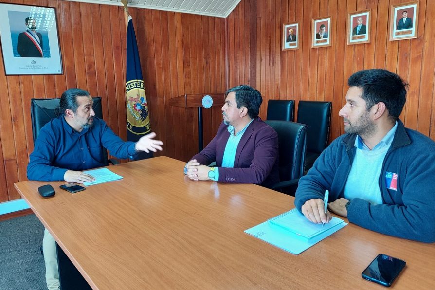 <strong>Delegado del Ranco Alejandro Reyes sostiene reunión de coordinación con seremi de Vivienda</strong>