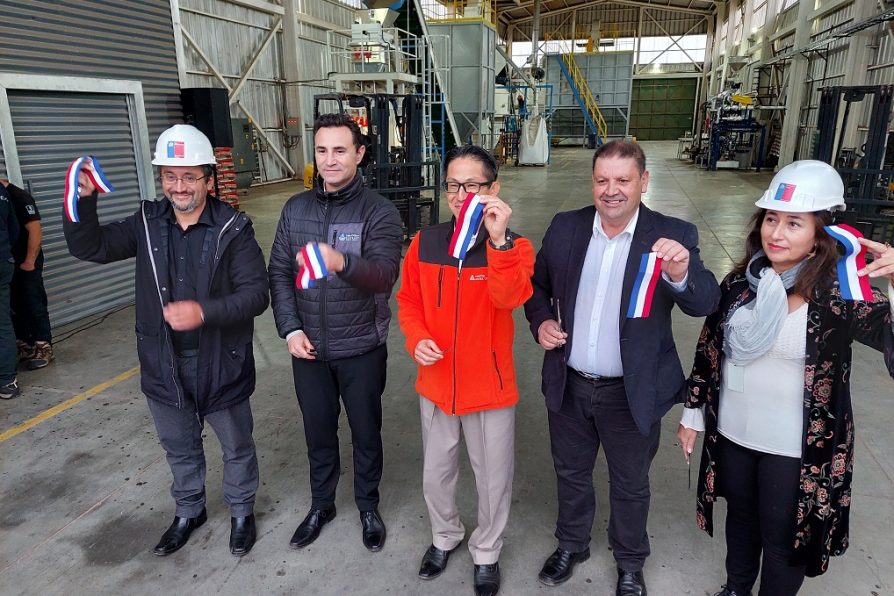 Autoridades participan en inauguración de planta de pellet en La Unión