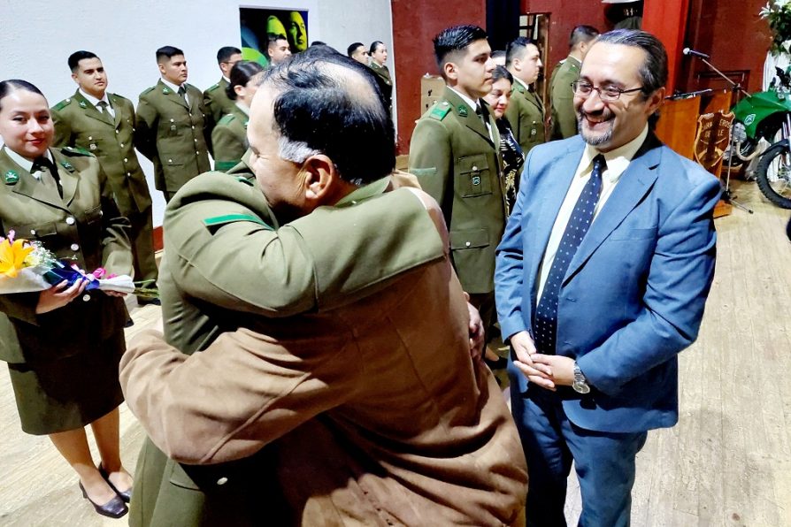 Realizan ceremonia de ascenso de once Carabineros en Río Bueno