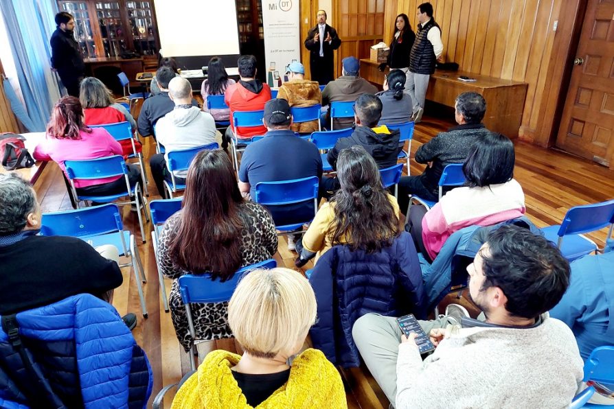 Delegado del Ranco dialoga con dirigentes y dirigentas de sindicatos locales