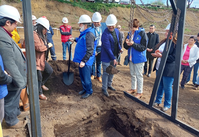 Río Bueno: Gobierno y comunidad celebran colocación de Primera Piedra de proyecto habitacional para 100 familias