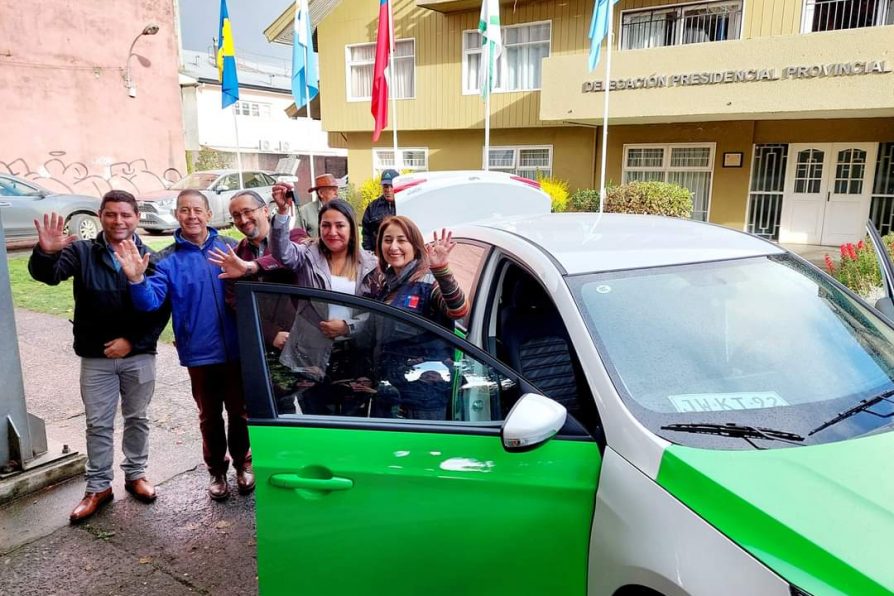 Provincia del Ranco cuenta con primer Taxi Eléctrico otorgado a emprendedora del transporte público de La Unión