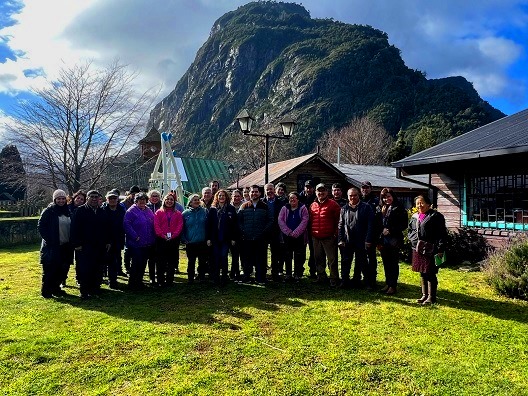 Equipo territorial acompaña procesos de mejora de apicultores precordilleranos de Futrono