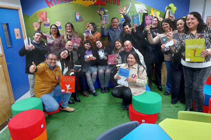 Autoridades y comunidad escolar inauguran nuevo equipamiento de biblioteca en La Unión