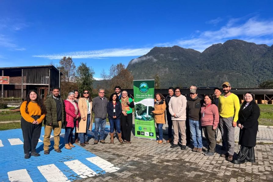 Equipos territoriales realizan jornadas informativas en sectores precordilleranos acompañados de servicios de fomento productivo
