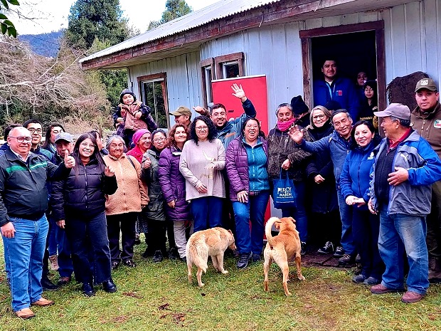 Delegada del Ranco Alejandra Álamos encabeza diálogo ciudadano con familias de zona precordillerana de la provincia