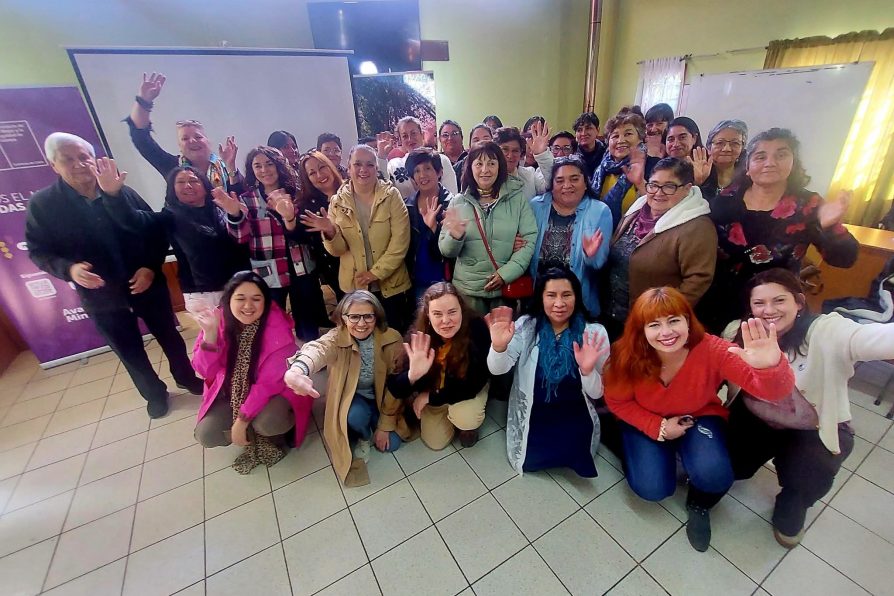 Conaf y Seremi de la Mujer desarrollan inédito taller de fortalecimiento para mujeres rurales