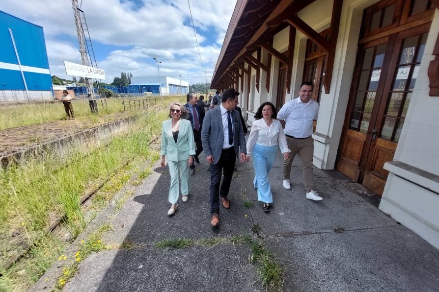 Delegados presidenciales Alvial y Álamos dieron a conocer inicio de estudio para retorno del tren entre las regiones de Los Ríos y Los Lagos