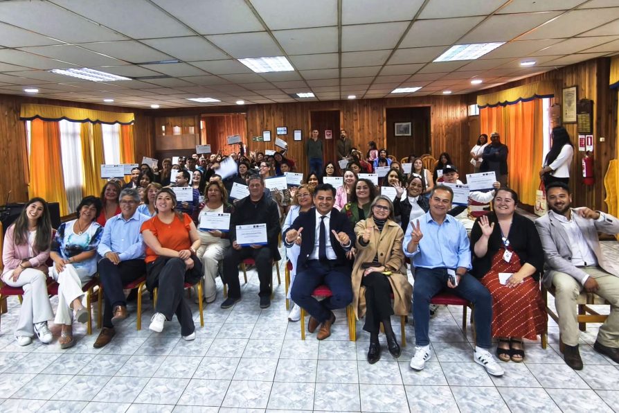 En Río Bueno delegados presidenciales encabezan certificación de casi 60 personas en nivelación de estudios y habilidades laborales