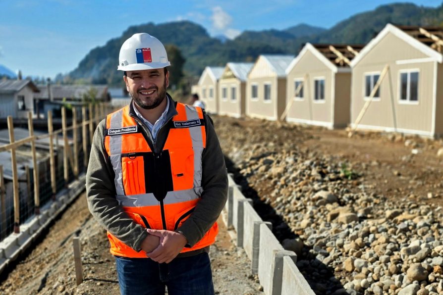 Delegado provincial Alex Valderrama lidera inspección de proyecto de viviendas sociales en Lago Ranco