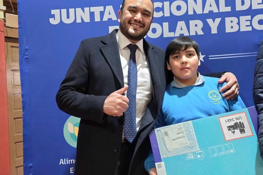 Delegado del Ranco por Becas Tic: “Estrechamos las brechas digitales para nuestros estudiantes rurales”